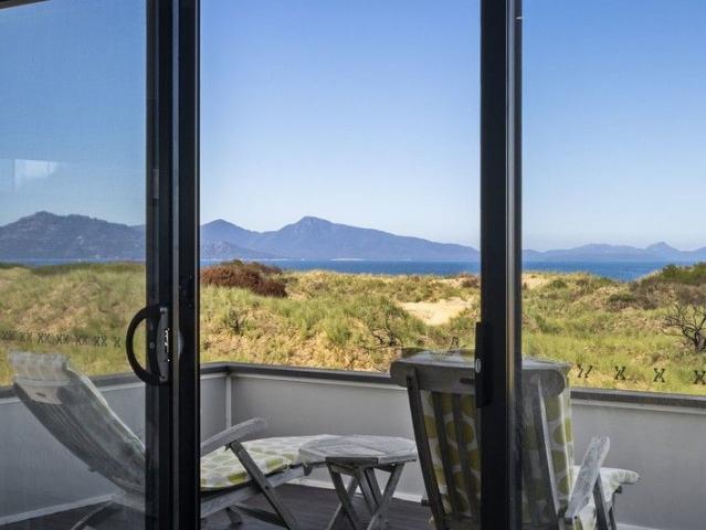 Coastal haven with potential dual family living fully furnished & beachfront access