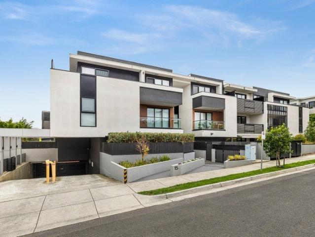 Peaceful & Private Lifestyle Luxury in the Heart of Highett