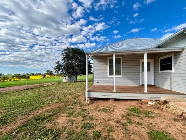 Peaceful Renovated Farm Cottage with Stunning Rural Views