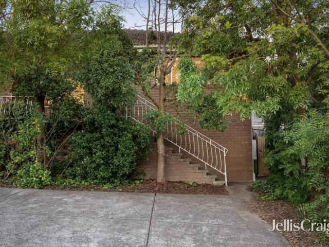 Peaceful, Renovated Living in a Boutique Block of Only Four
