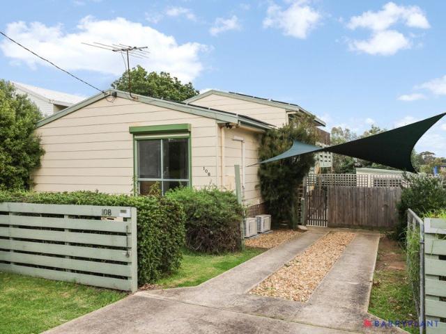 Peaceful Red Rocks Living Backing Onto Rural Surrounds
