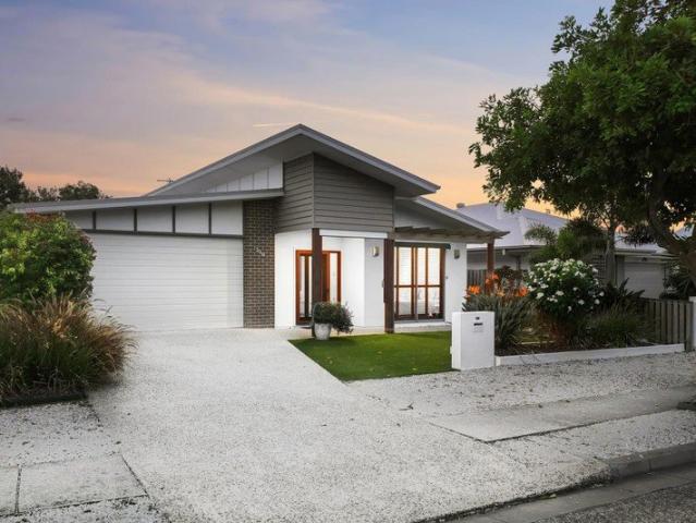 MET THE MARKET PRICED TO SELL Peaceful Reserve Outlook, Large Backyard, Walk To The Beach OWNER HAS COMMITTED ELSEWHERE