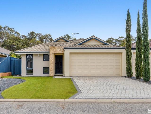 PEACEFUL RESERVE LIVING IN THE HEART OF BYFORD