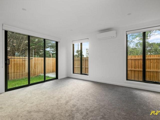 Peaceful Reserve Side Living with Space for the Whole Family