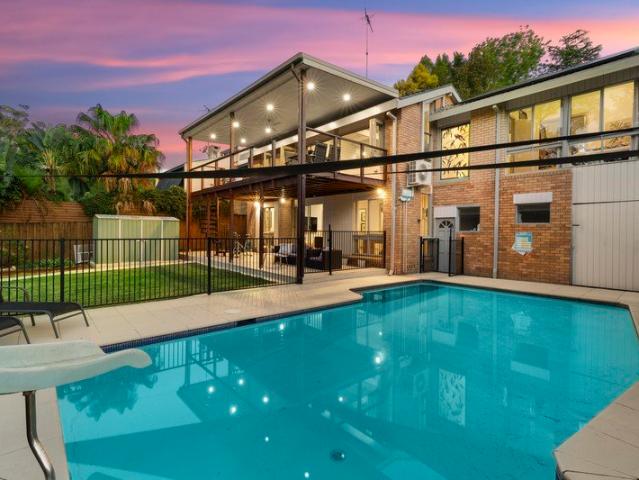 Peaceful retreat overlooking golf course