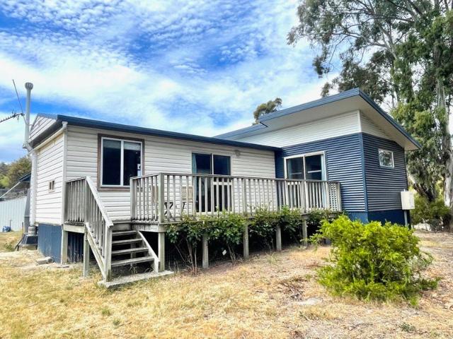 Peaceful Retreat in Abels Bay, Tasmania Only Available Until April 21 2027