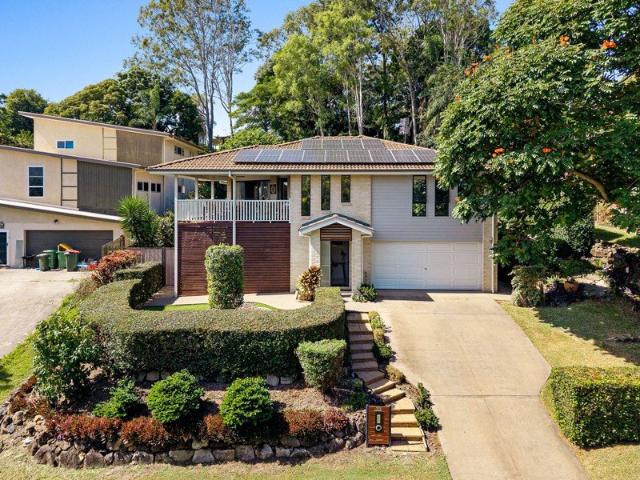 Peaceful Ridge Top Residence With Stunning Outlook & Modern Comforts