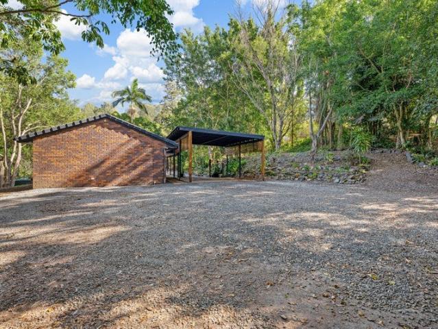 Peaceful Ridgewood Setting Lawn Maintenance Included