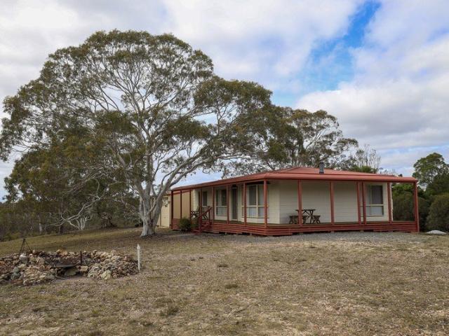 Peaceful Rural Escape with Character