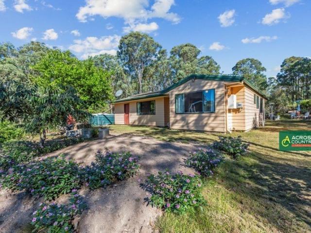Peaceful Rural Lifestyle on 29.7 Acres Privacy, Space & Country Charm