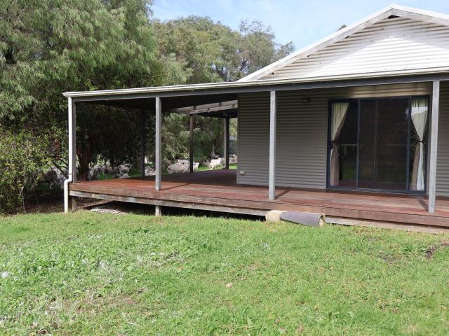 PEACEFUL RURAL LIVING