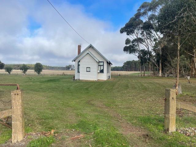 Peaceful Rural Living!