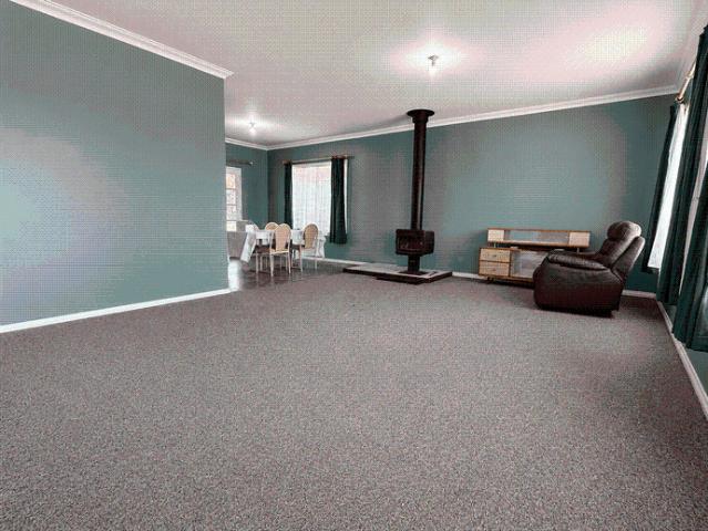 PEACEFUL RURAL LIVING JUST MINUTES FROM WAROONA TOWNSITE