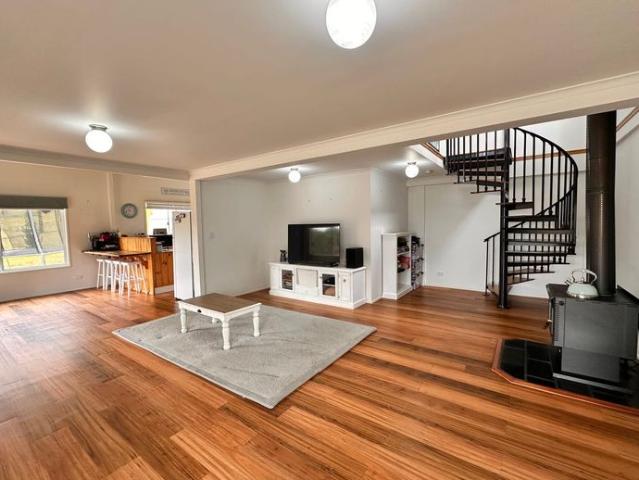 Peaceful Rural Living with Horse Friendly Lifestyle
