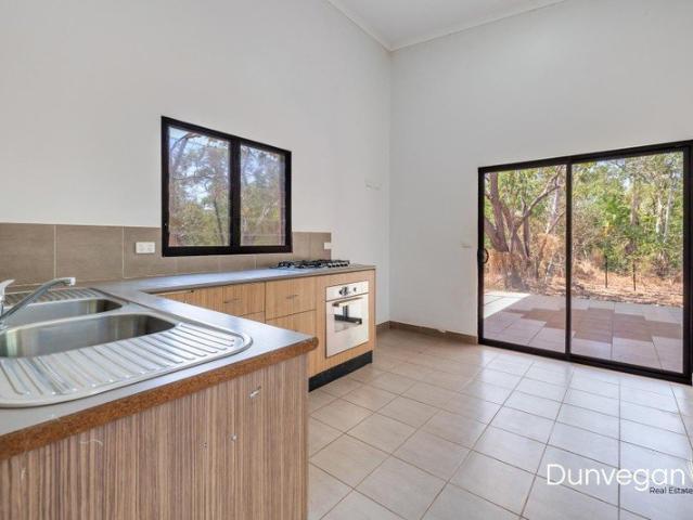 Peaceful Rural Living with Separate Studio & Huge Outdoor Area!