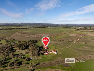 Peaceful Rural Living with Space for the Whole Family
