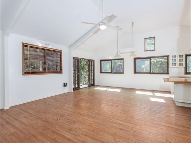 Peaceful Rural Setting in Middle Pocket with Electricity and Mowing Included!