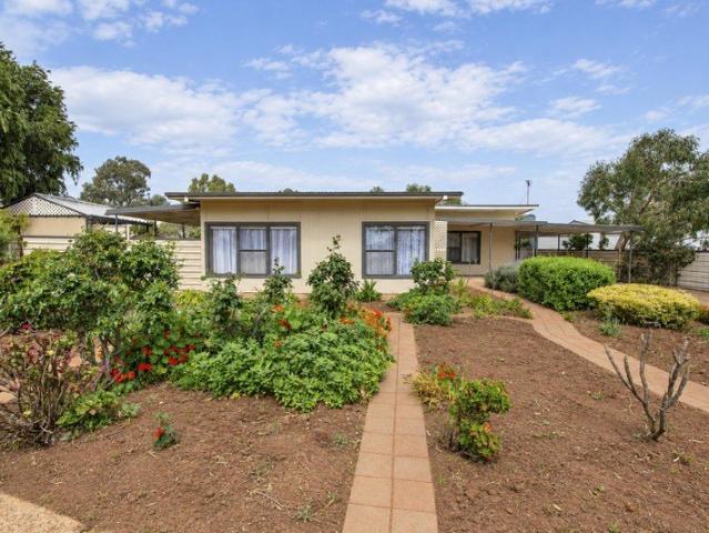 Peaceful Semi Rural Living on a Generous 1,983sqm Allotment