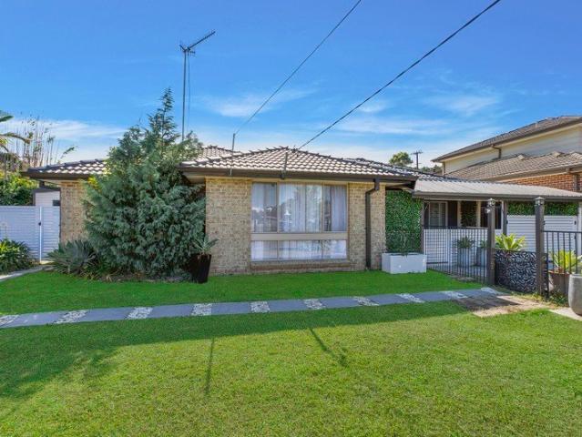 Peaceful Single Level Family Home in a Quiet Cul de Sac