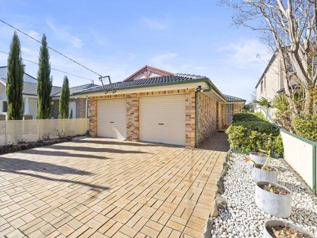 Peaceful Single Level Living in a Quiet Cul de Sac