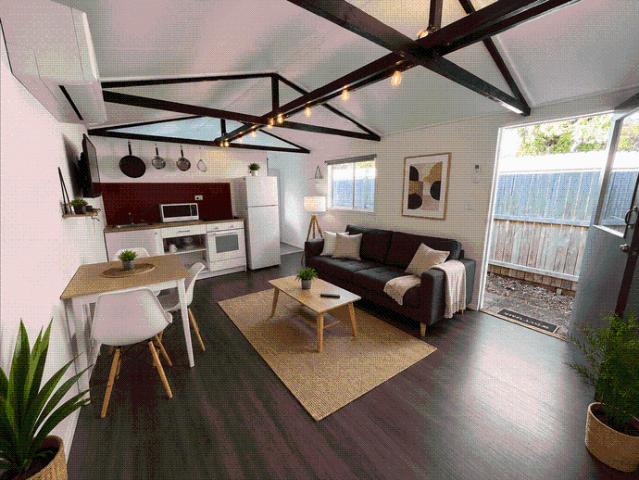Peaceful South Umina Studio Living including electricty and water