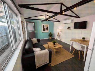 Peaceful South Umina Studio Living