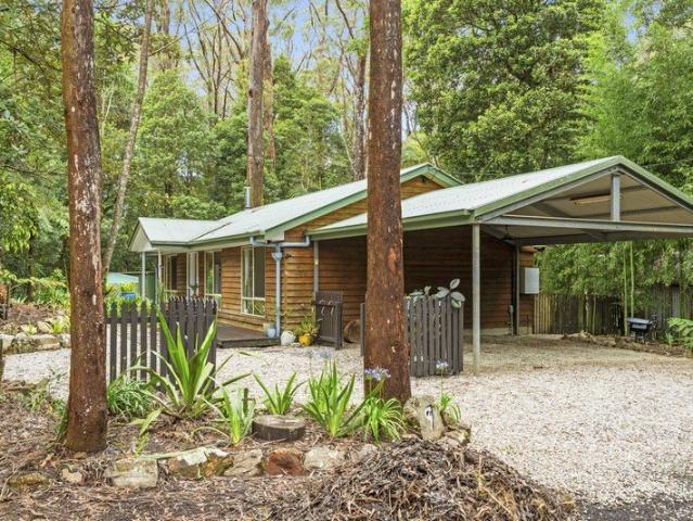 Peaceful Springbrook Living Opposite Parkland