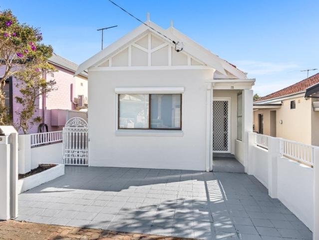 PEACEFUL, STYYLISH AND READY TO MOVE IN
