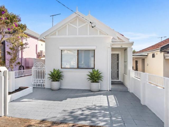 PEACEFUL, STYYLISH AND READY TO MOVE IN