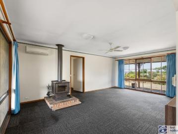 Yass, Yass Valley, Victoria - Parking, Equipped kitchen