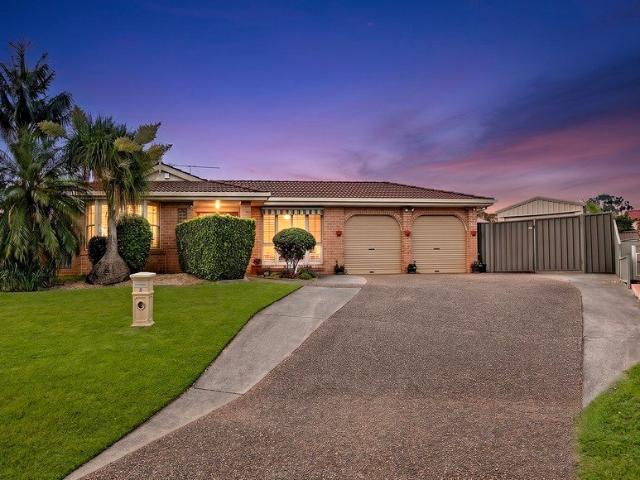 Peaceuful Living in premium locale on a large block of 736m2