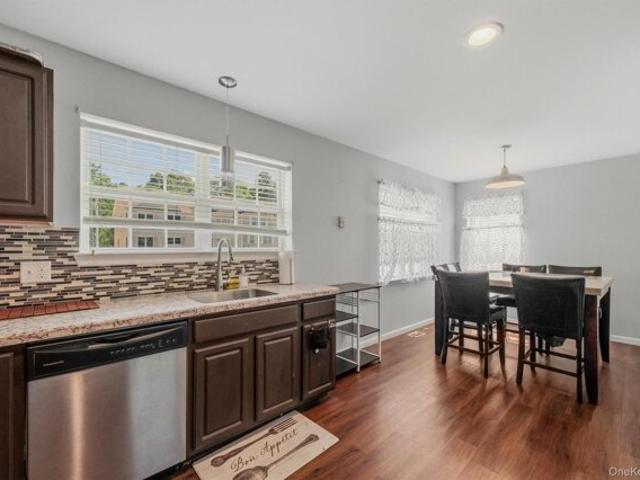 Peach Pl, Middletown, Home For Sale