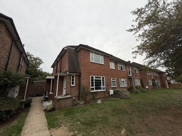 Peaches Close, Cheam SM2, 2 bed maisonette to rent, £1,750 pcm | PrimeLocation
