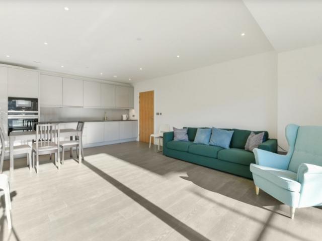 Peacon House, Thonrey Close, London 2 bed flat to rent £2,499 pcm £577 pw