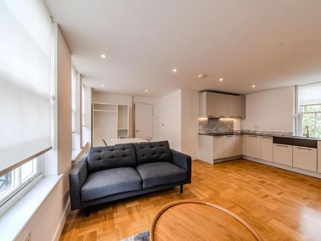 Peacock Court Lisgar Terrace London W14 2 bed flat to rent £3,423 pcm £790 pw