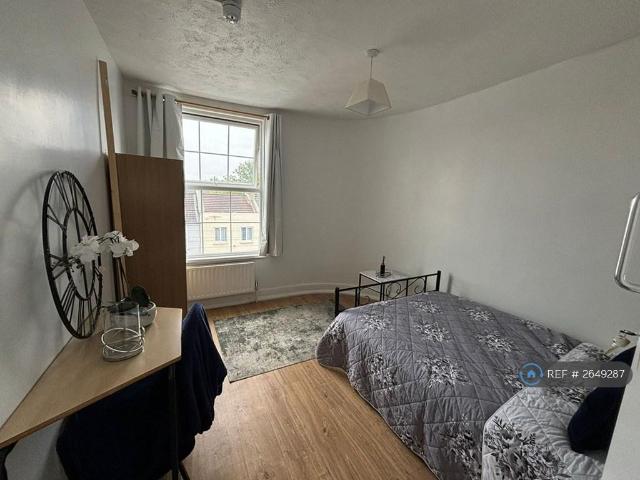 Peacock Street, Gravesend, DA12 1 bed in a flat share to rent £650 pcm £150 pw