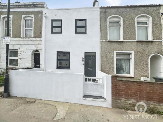 Peacock Street, Kent DA12 1 bed terraced house to rent £750 pcm £173 pw