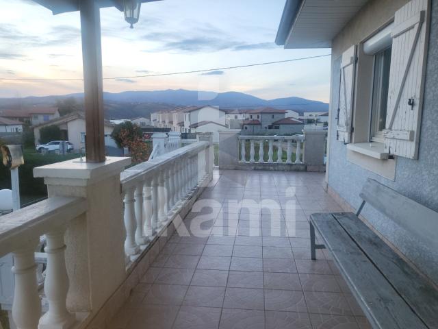 Péage de Roussillon: immense maison divisée en 2 appartemen. 161m² Le Péage de Roussillon
