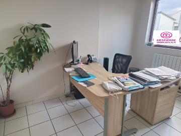 PEAGE DE ROUSSILLON, proche centre ville, appartement 81m2 1er étage avec ascenseur, place parking privative