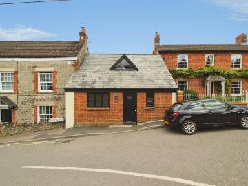 Peake Cottage, 1 Hunts Hill Blunsdon, Swindon 1 bedroomProperty for lettings Mcfarlane