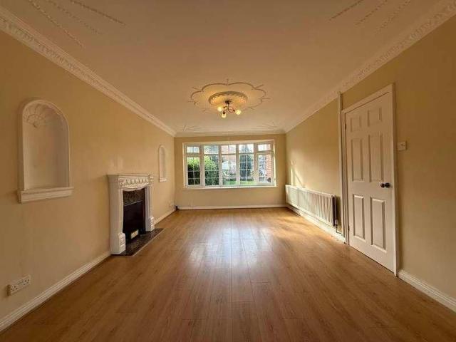 Peakes Road, Rugeley, WS15