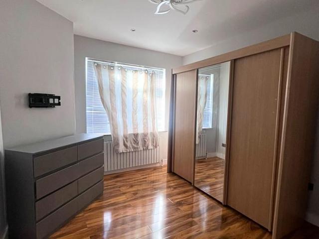 Peaketon Avenue, Ilford, Essex, IG4 1 bed in a house share to rent £700 pcm £162 pw