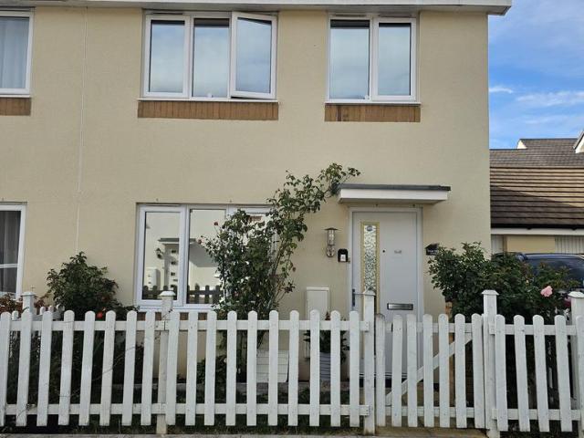 Pear Tree Leaze, Bristol, South. 3 bed semi detached house to rent £1,800 pcm £415 pw