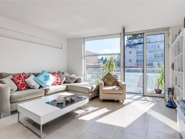 Pear Tree Street, Clerkenwell. 2 bed flat to rent £3,250 pcm £750 pw
