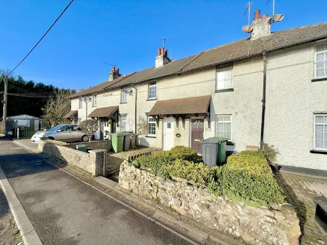 Pear Tree Row, Maidstone, ME17 2 bed property to rent £1,295 pcm £299 pw