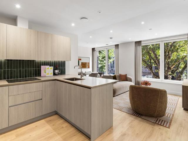 Pearl Yard, Biscuit Walk Bermondsey SE16 2 bed apartment to rent £3,725 pcm £860 pw