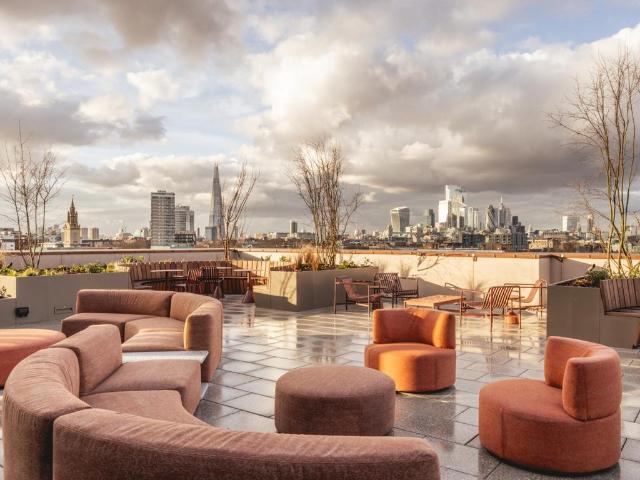 Pearl Yard, Biscuit Walk Bermondsey SE16 2 bed apartment to rent £3,240 pcm £748 pw