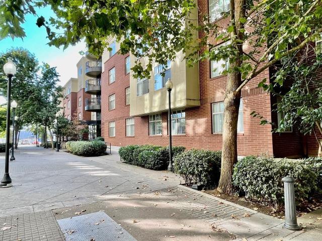 Pearl Court Studio Apartment for Rent at 920 Nw Kearney St, Portland, OR 97209 Pearl
