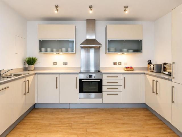 Pearl House, Merrivale Mews, Milton Keynes MK9, 3 bed flat to rent, £1,795 pcm | PrimeLocation