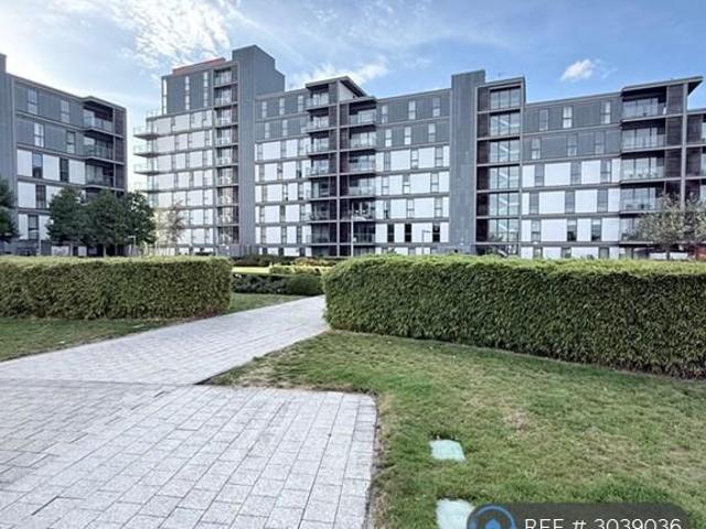 Pearl House, Milton Keynes, MK9 3 bed flat to rent £1,900 pcm £438 pw